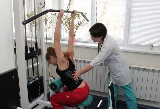 Exercise shoulder joint arthropathy on the simulator